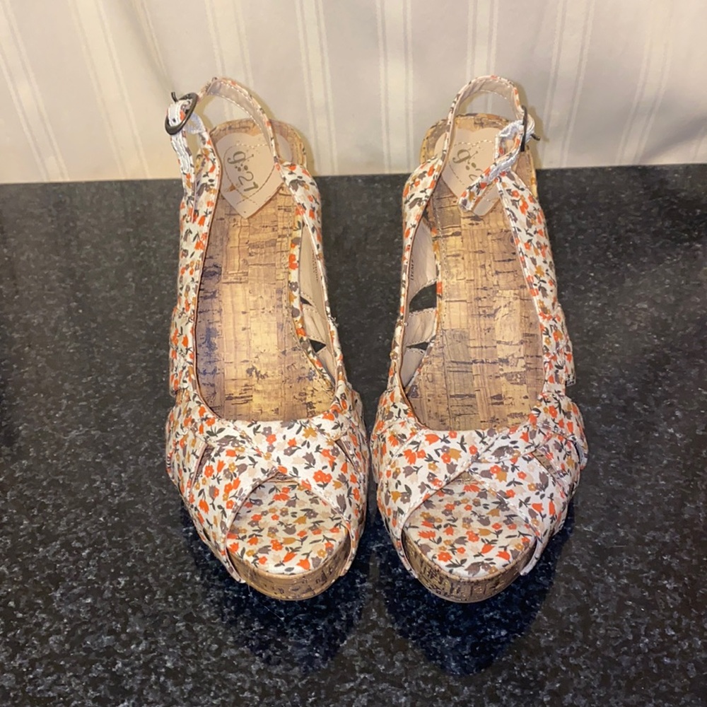 Floral Wedges - Picture 2 of 5